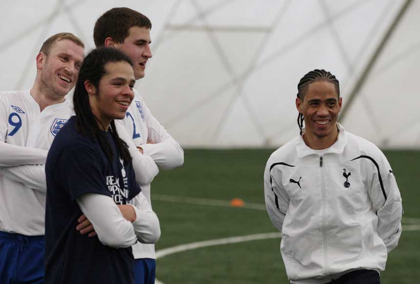 Steven Pienaar with the England CP squad.